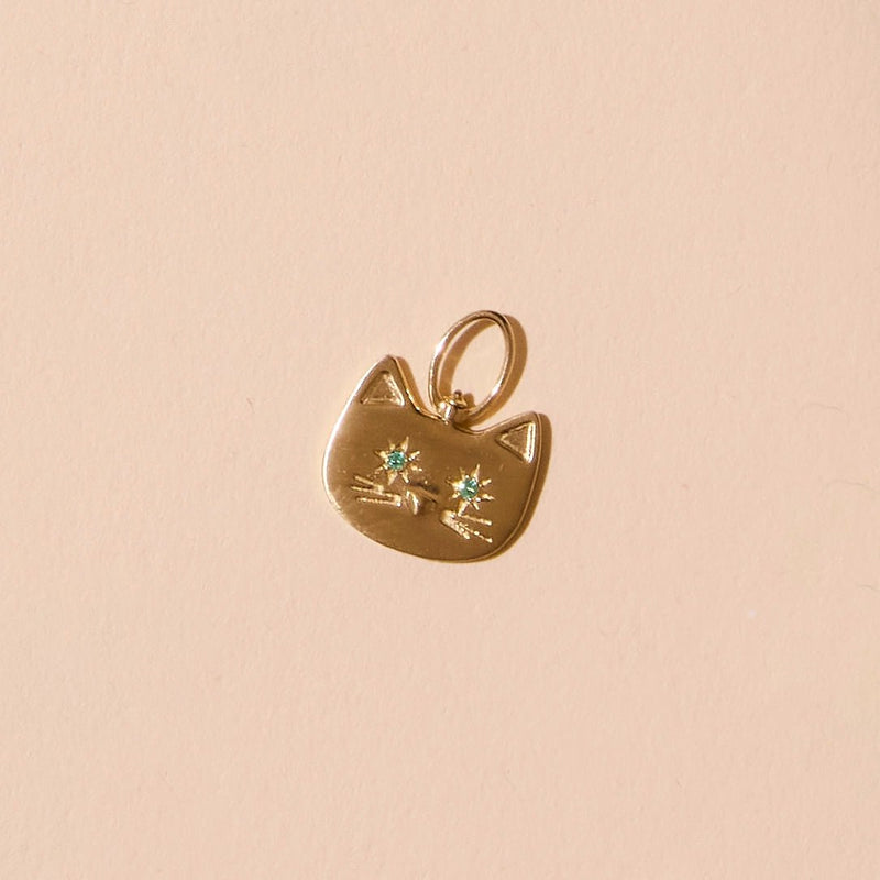 9 lives emerald cat charm - 10k yellow gold, emerald gemstones