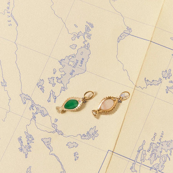 poisson de liberté duo - 10k yellow gold, mother of pearl, chrysoprase,