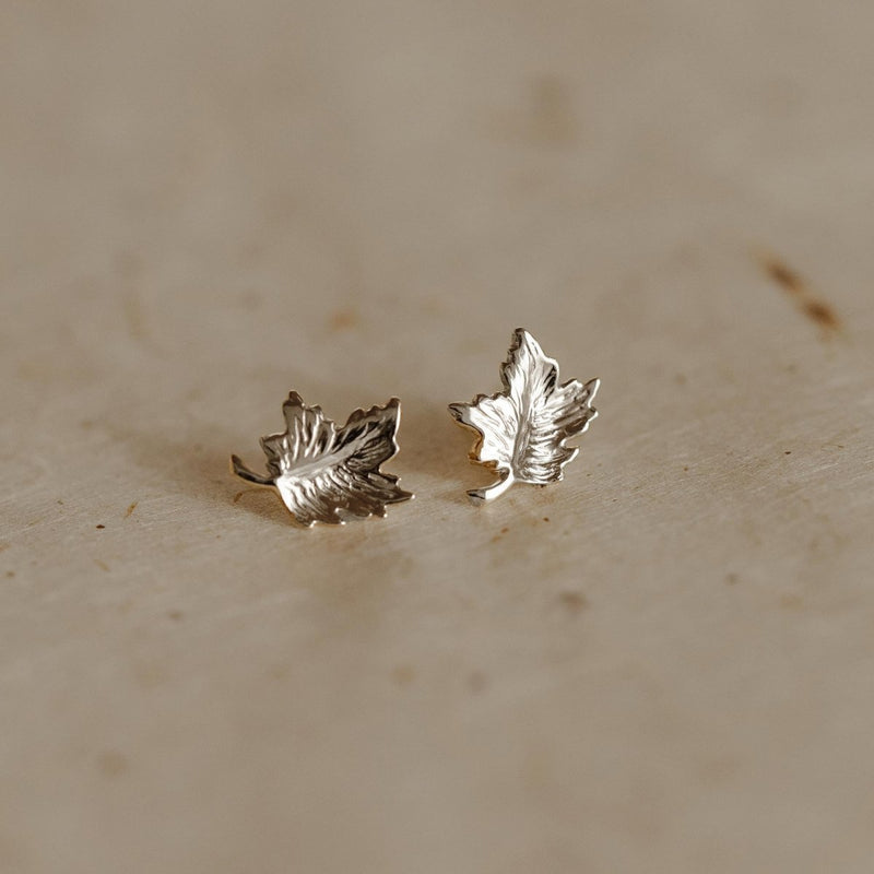 maple leaf earring - sterling silver